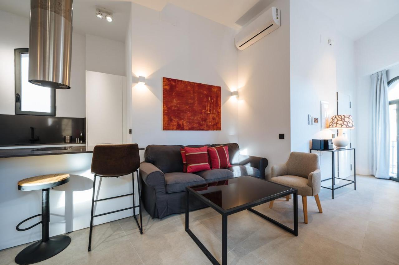 Apartamentos Montevideo 6 Севилья Экстерьер фото
